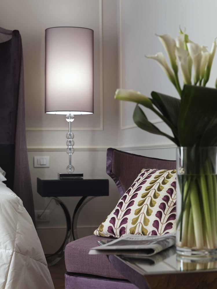 Brunelleschi Hotel — Hotel rooms in Florence, Tuscany
