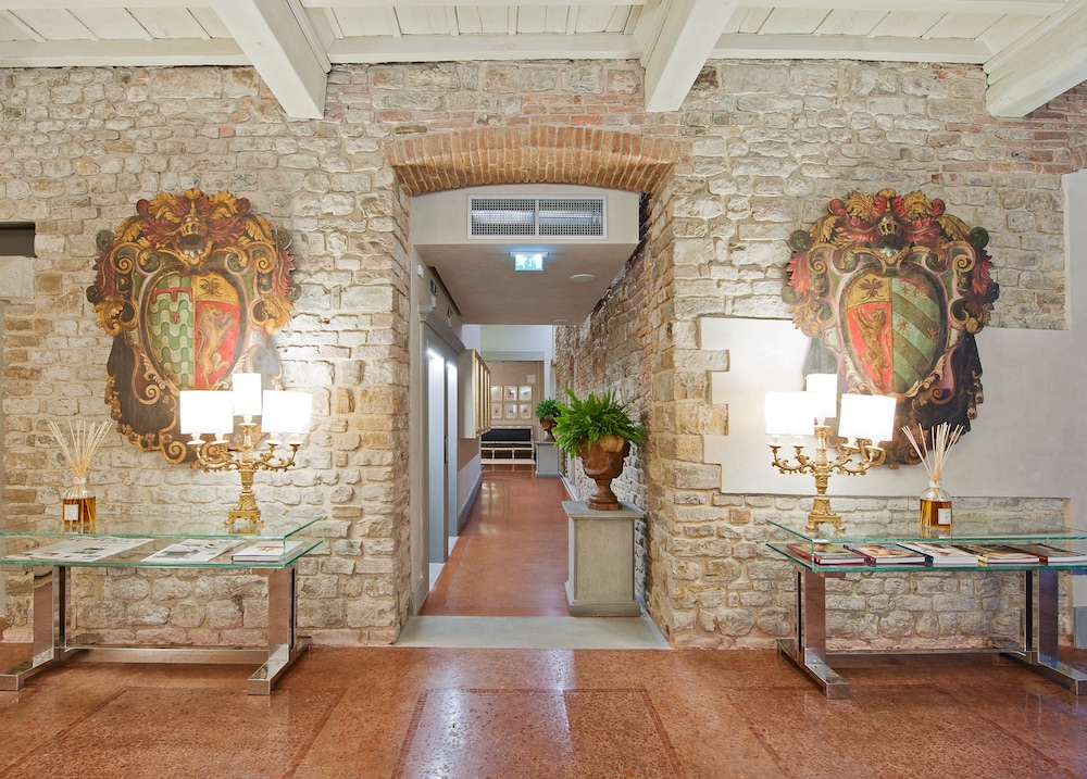 Brunelleschi Hotel — Hotel building in Florence, Tuscany