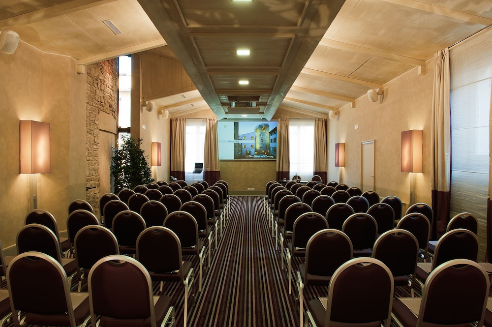 Brunelleschi Hotel — Hotel building in Florence, Tuscany