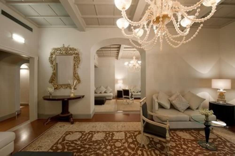 Brunelleschi Hotel — Hotel rooms in Florence, Tuscany