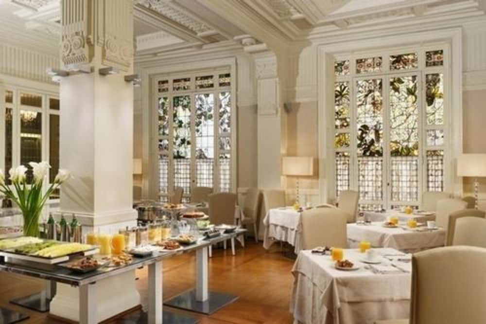 Brunelleschi Hotel — Restaurant & bars in Florence, Tuscany