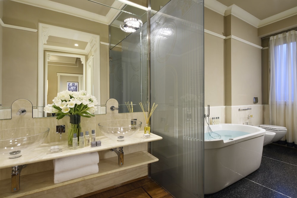 Brunelleschi Hotel — Hotel rooms in Florence, Tuscany