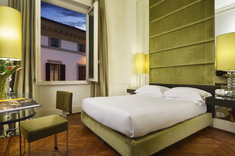 Brunelleschi Hotel — Hotel rooms in Florence, Tuscany
