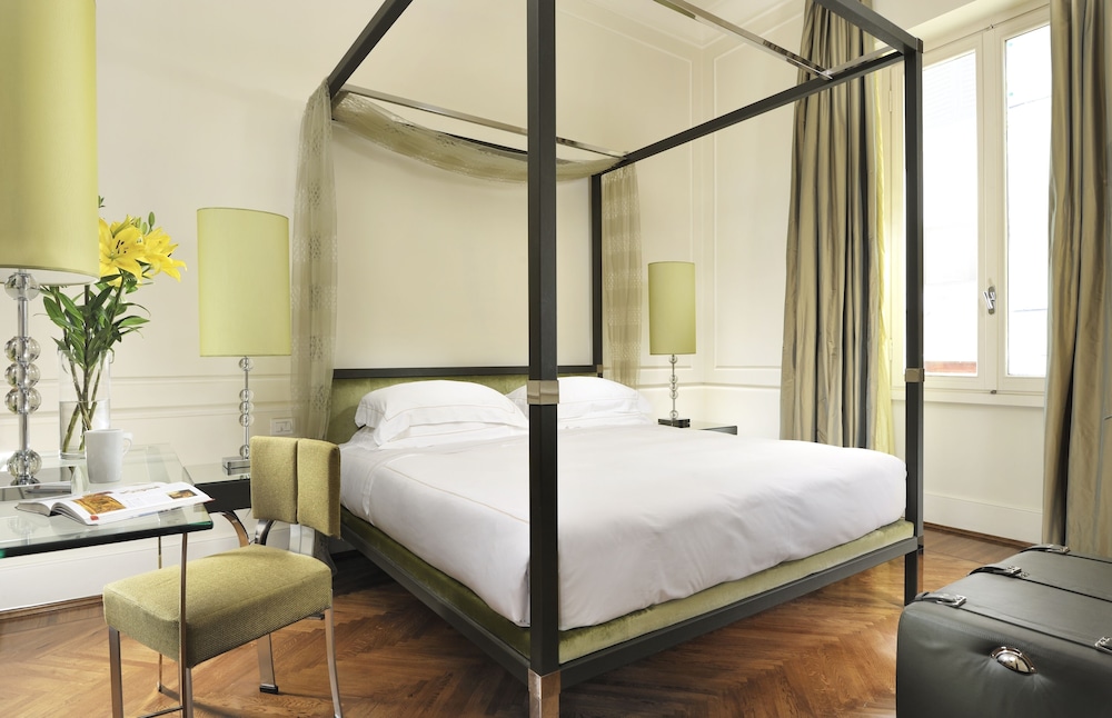 Brunelleschi Hotel — Hotel rooms in Florence, Tuscany