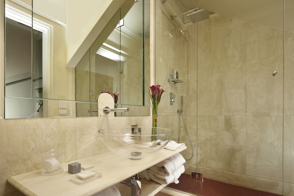 Brunelleschi Hotel — Hotel rooms in Florence, Tuscany