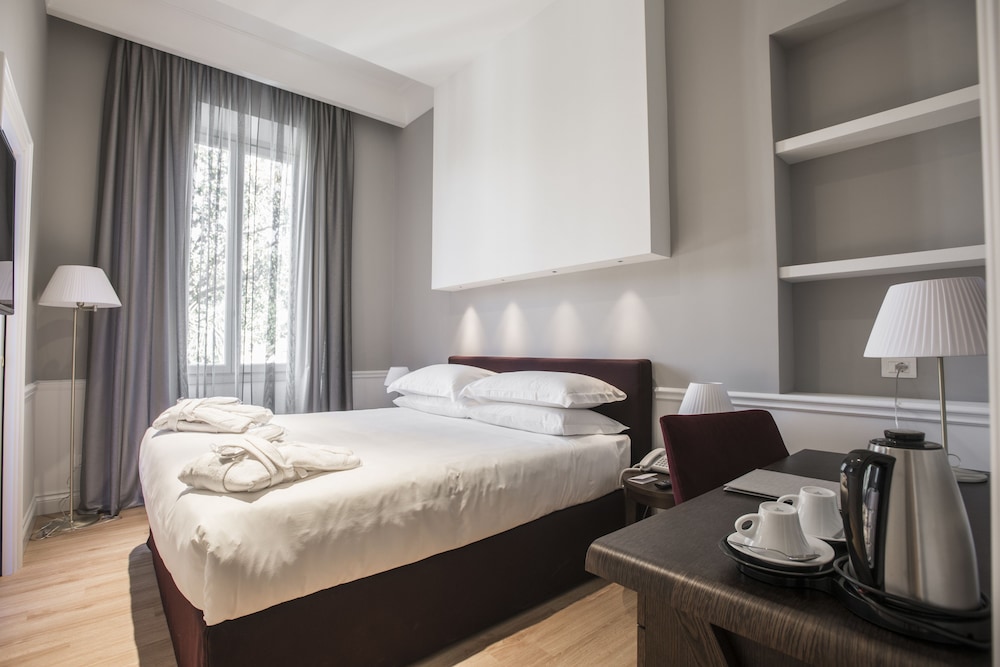 Palazzo Castri 1874 Spa & Garden — Hotel rooms in Florence, Tuscany
