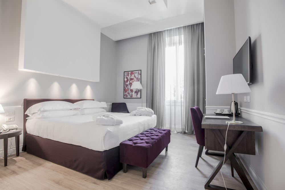 Palazzo Castri 1874 Spa & Garden — Hotel rooms in Florence, Tuscany