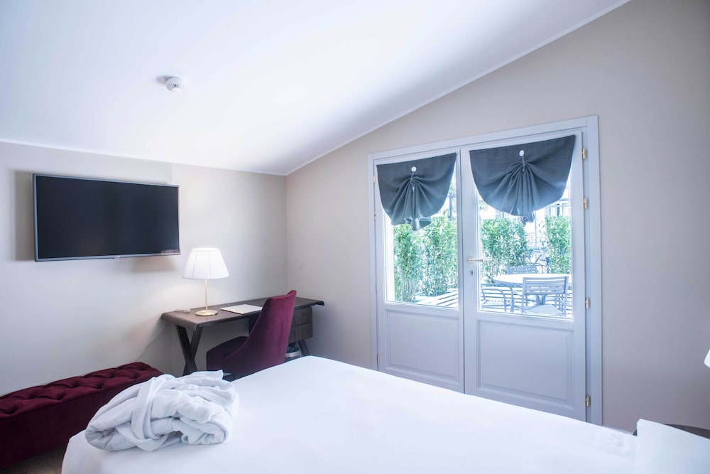 Palazzo Castri 1874 Spa & Garden — Hotel rooms in Florence, Tuscany