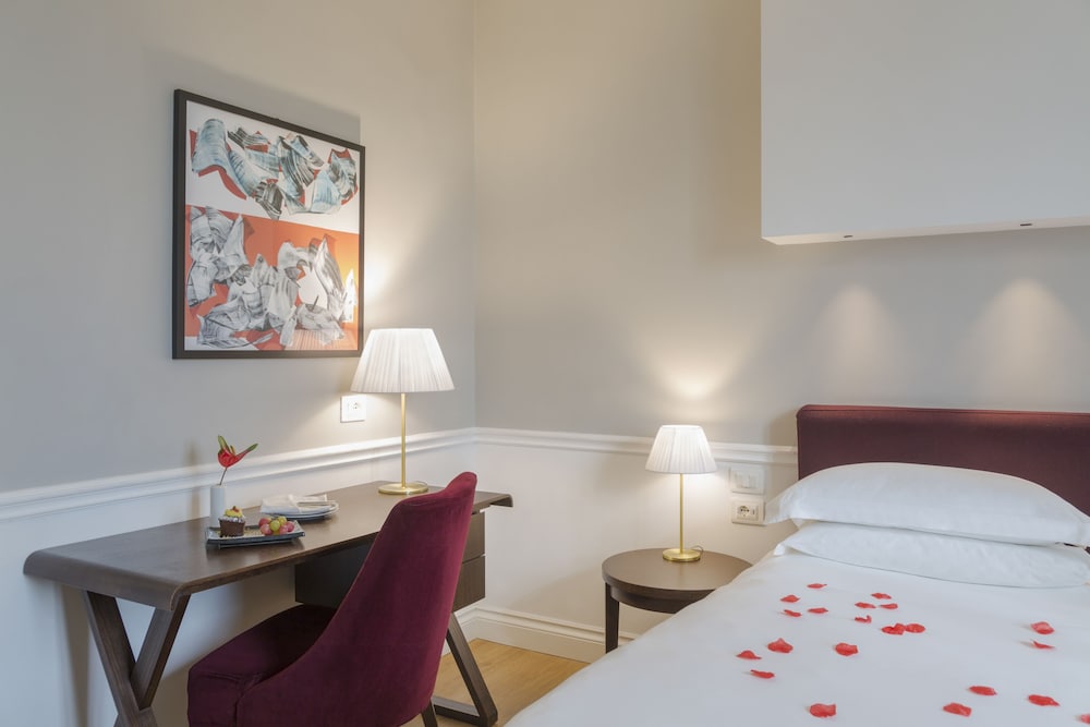 Palazzo Castri 1874 Spa & Garden — Hotel rooms in Florence, Tuscany
