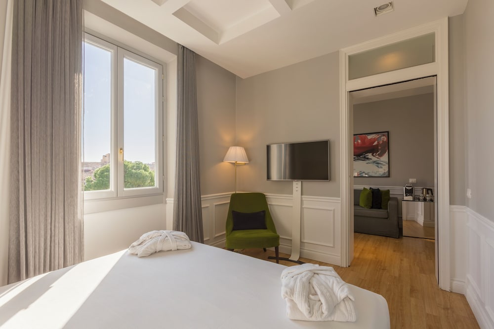Palazzo Castri 1874 Spa & Garden — Hotel rooms in Florence, Tuscany