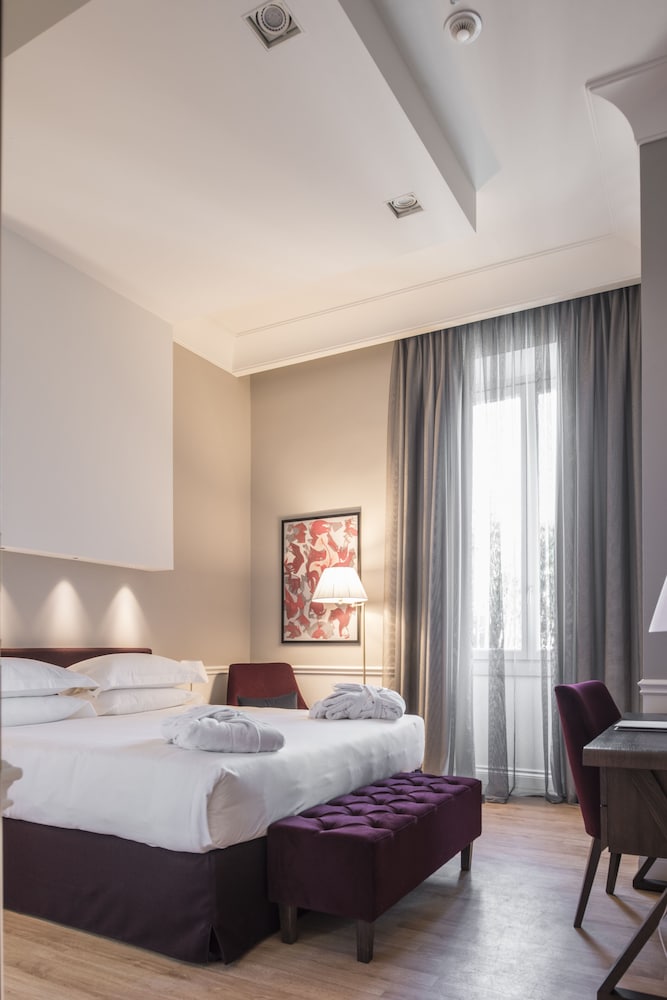 Palazzo Castri 1874 Spa & Garden — Hotel rooms in Florence, Tuscany