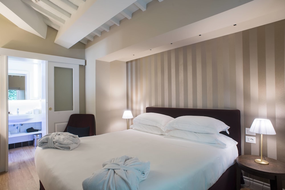 Palazzo Castri 1874 Spa & Garden — Hotel rooms in Florence, Tuscany