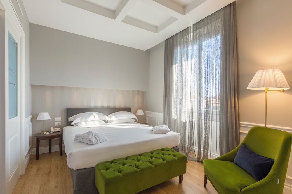Palazzo Castri 1874 Spa & Garden — Hotel rooms in Florence, Tuscany