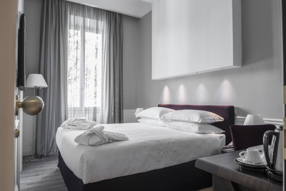Palazzo Castri 1874 Spa & Garden — Hotel rooms in Florence, Tuscany