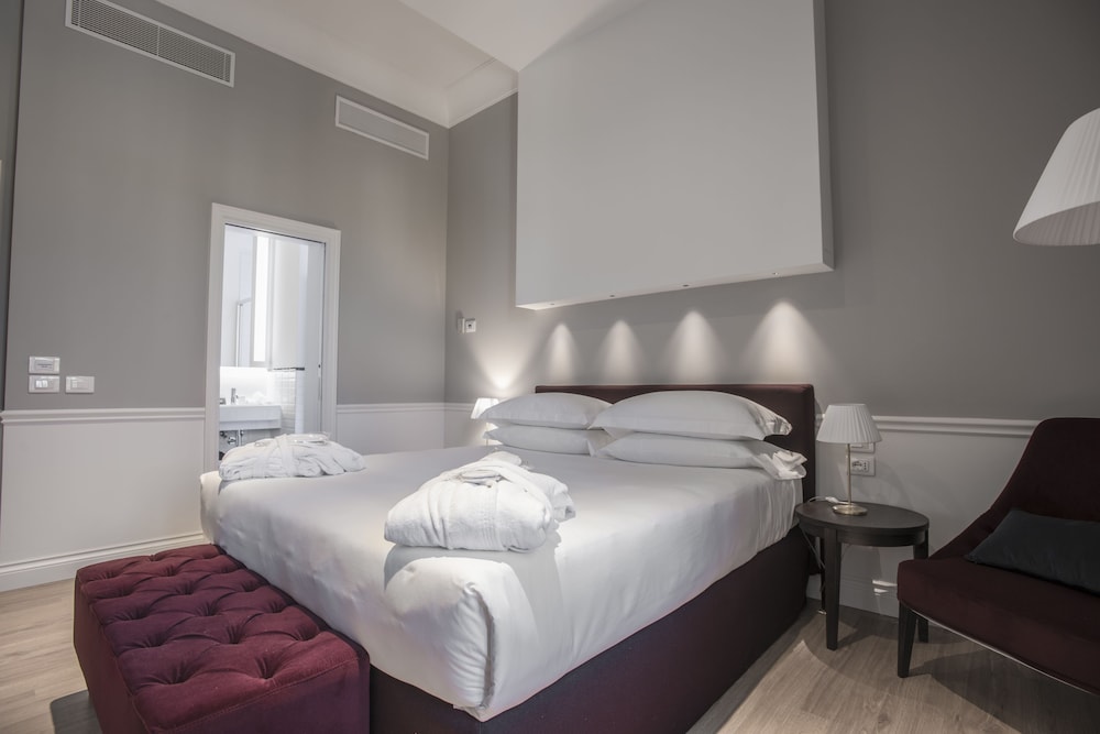 Palazzo Castri 1874 Spa & Garden — Hotel rooms in Florence, Tuscany