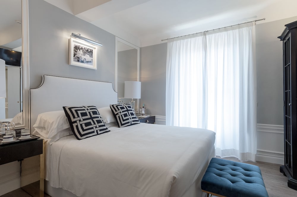 Cellai Boutique Hotel — Hotel rooms in Florence, Tuscany