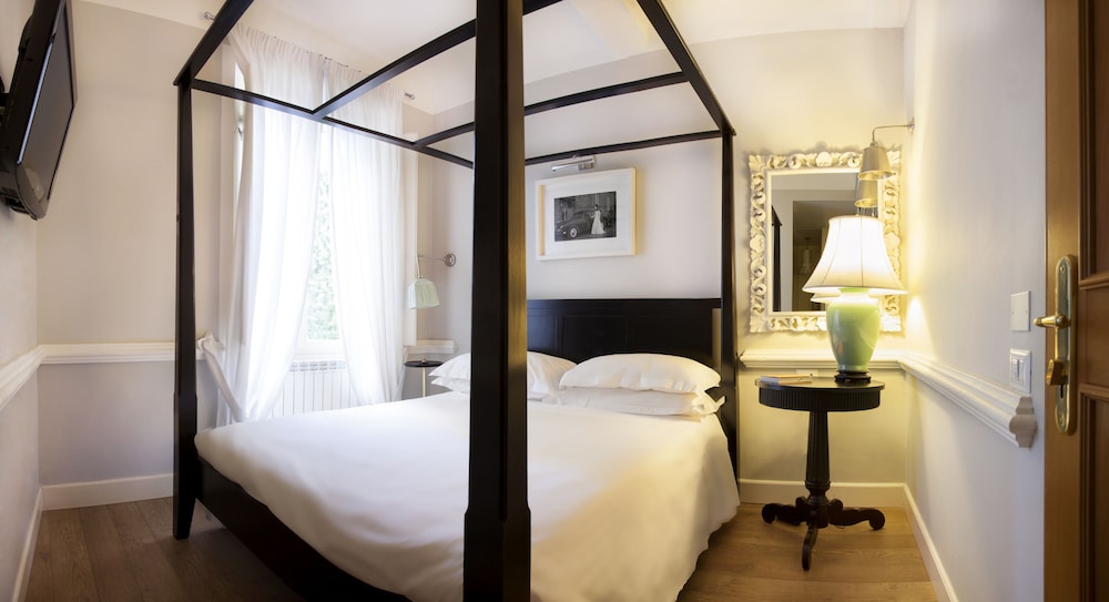 Cellai Boutique Hotel — Hotel rooms in Florence, Tuscany