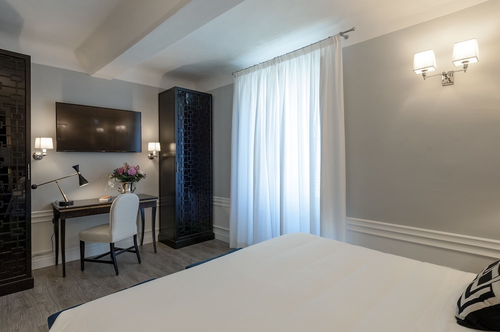 Cellai Boutique Hotel — Hotel rooms in Florence, Tuscany