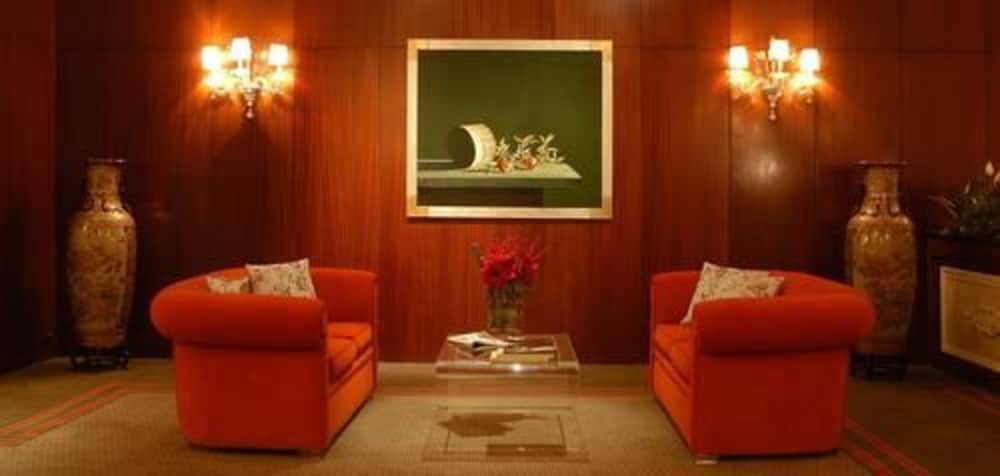 Hotel De La Ville — Hotel rooms in Florence, Tuscany