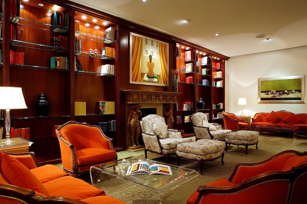 Hotel De La Ville — Hotel rooms in Florence, Tuscany