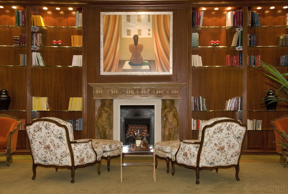 Hotel De La Ville — Hotel rooms in Florence, Tuscany