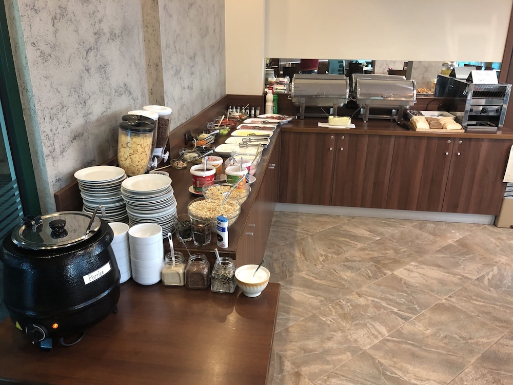 Hotel L&B - Free parking — Restaurant & bars in Sunny Beach, Burgas Region