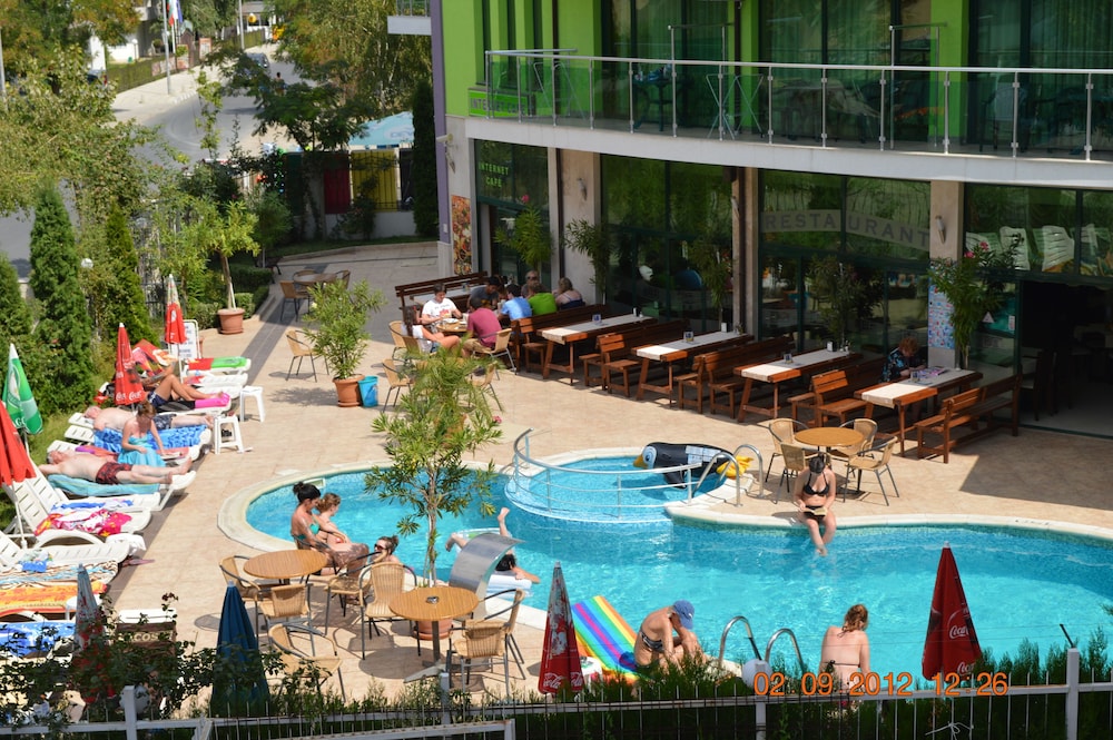 Hotel L&B - Free parking — Swimming pool in Sunny Beach, Burgas Region
