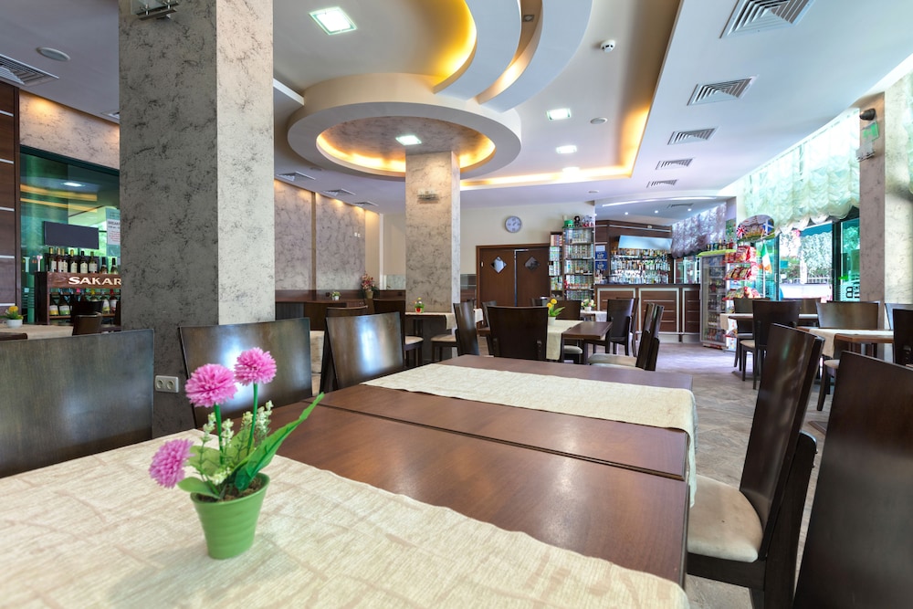Hotel L&B - Free parking — Restaurant & bars in Sunny Beach, Burgas Region