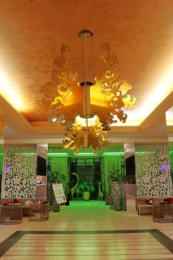 Barceló Royal Beach – All Inclusive — Hotel building in Sunny Beach, Burgas Region