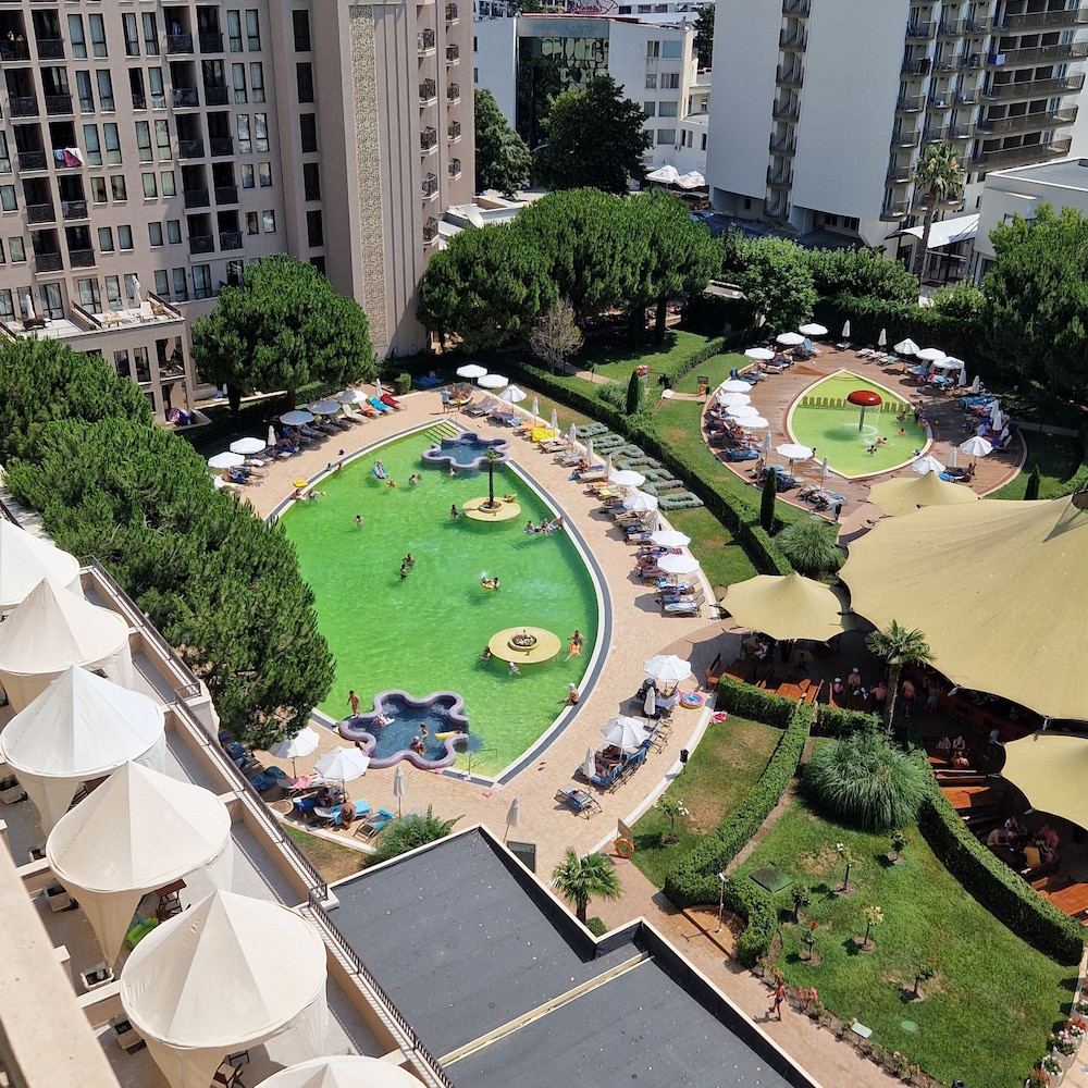 Barceló Royal Beach – All Inclusive — Swimming pool in Sunny Beach, Burgas Region