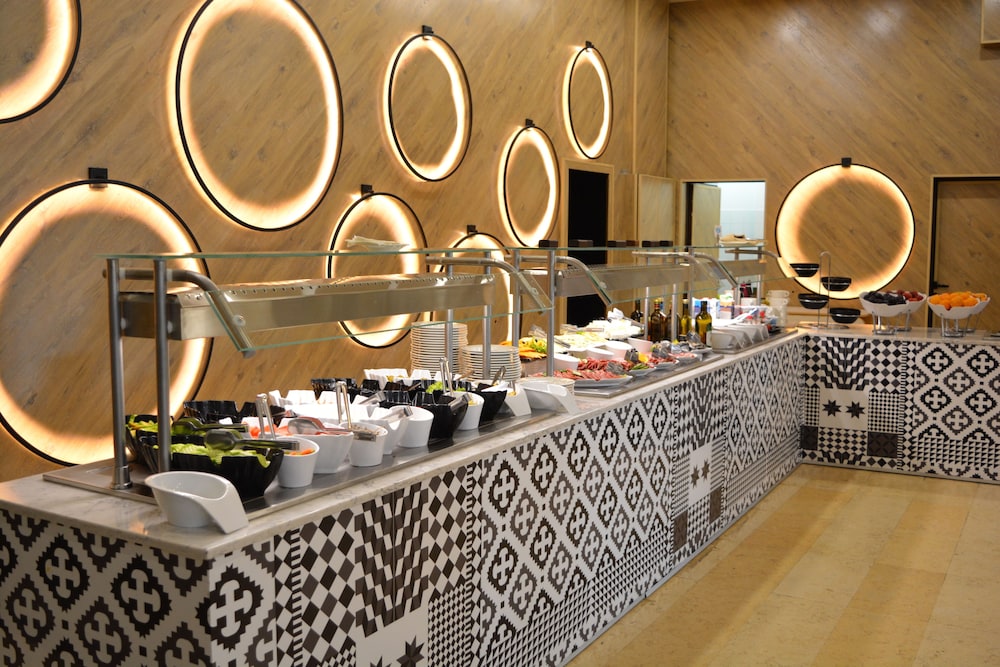 Barceló Royal Beach – All Inclusive — Restaurant & bars in Sunny Beach, Burgas Region