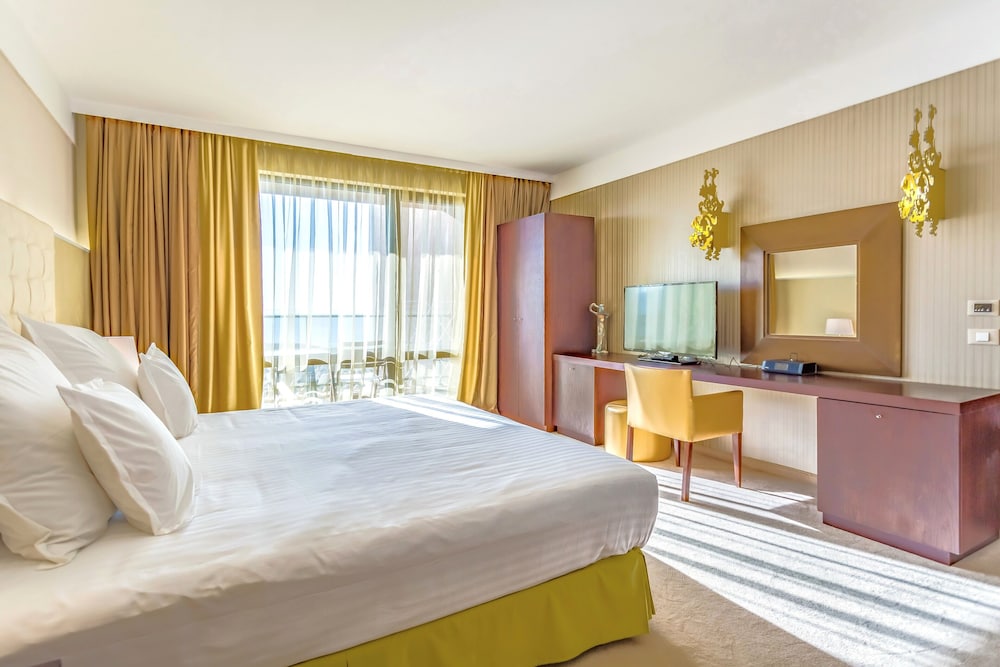 Barceló Royal Beach – All Inclusive — Hotel rooms in Sunny Beach, Burgas Region