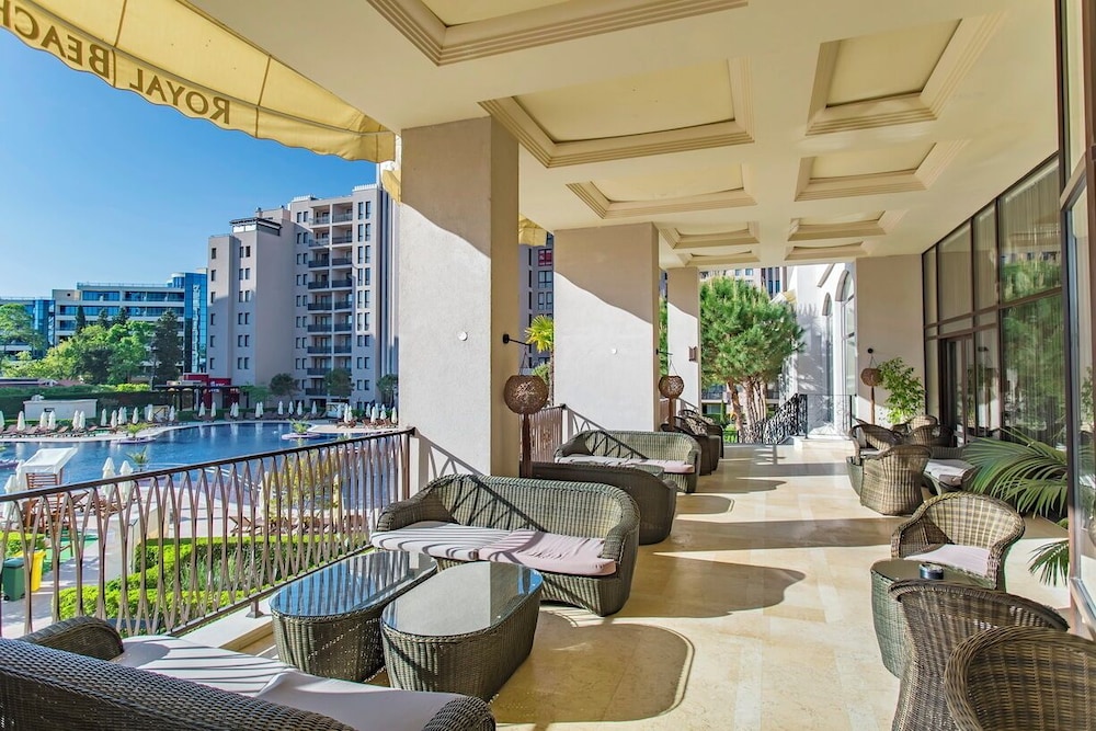 Barceló Royal Beach – All Inclusive — Restaurant & bars in Sunny Beach, Burgas Region