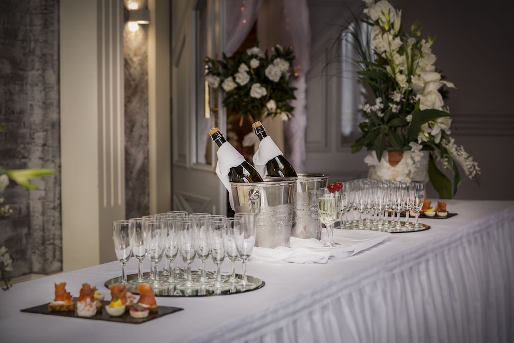 Treacys Oakwood Hotel - zdjęcie 5