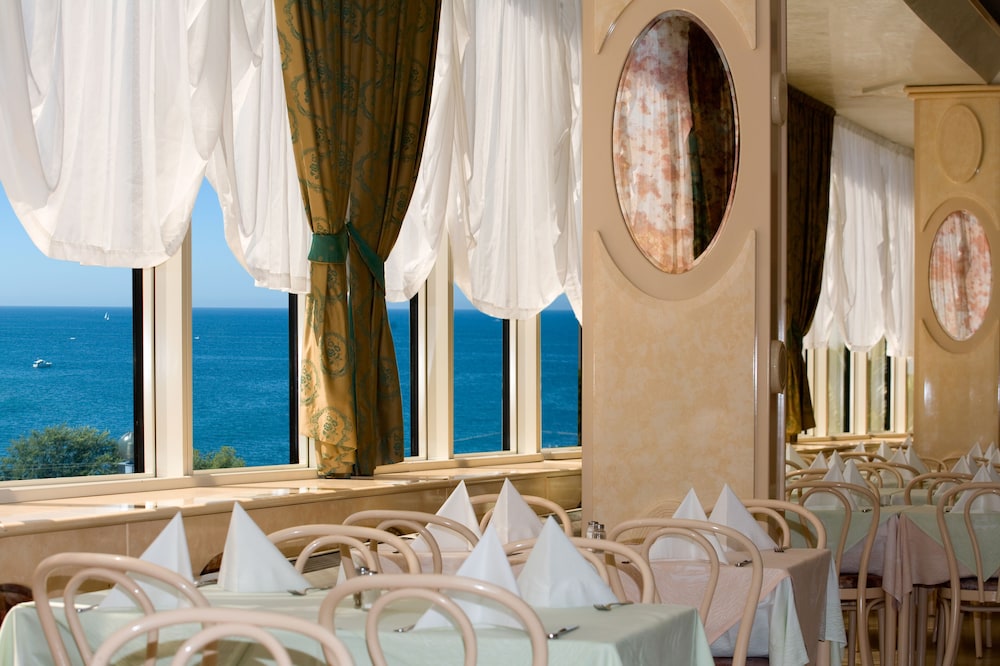 Hotel Istra Plava Laguna — Restaurant & bars in Poreč, Istria