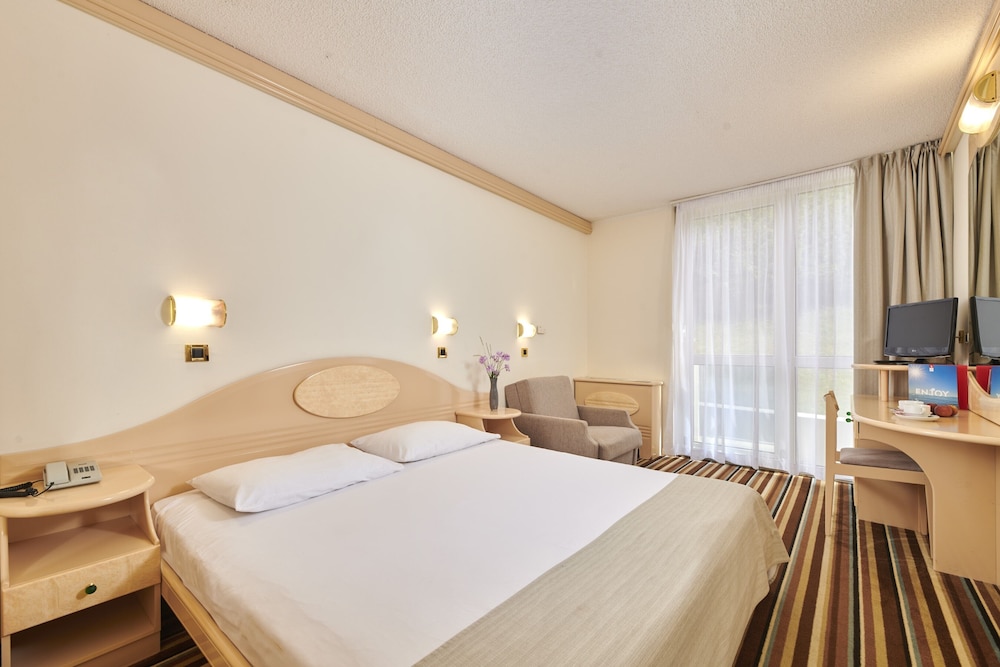 Hotel Istra Plava Laguna — Hotel rooms in Poreč, Istria