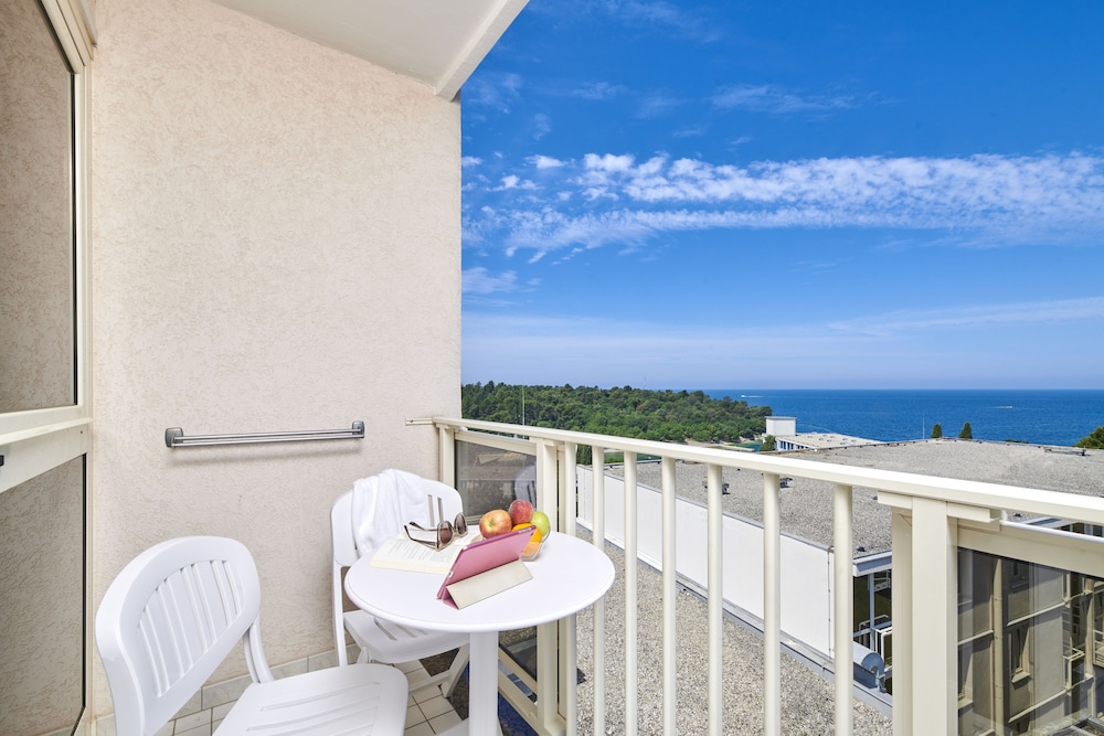 Hotel Istra Plava Laguna — Hotel rooms in Poreč, Istria