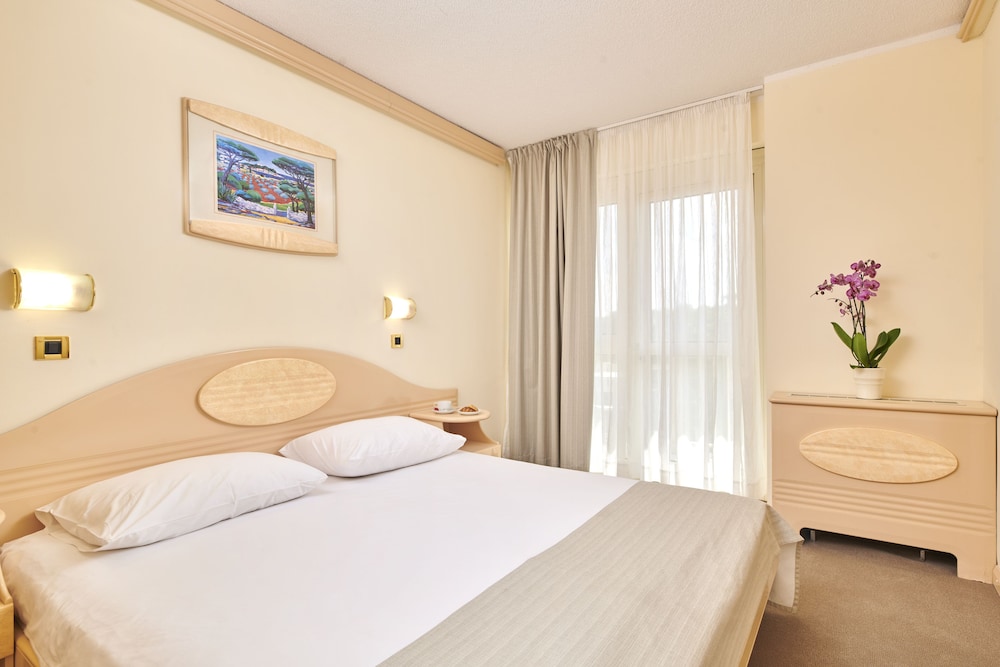 Hotel Istra Plava Laguna — Hotel rooms in Poreč, Istria