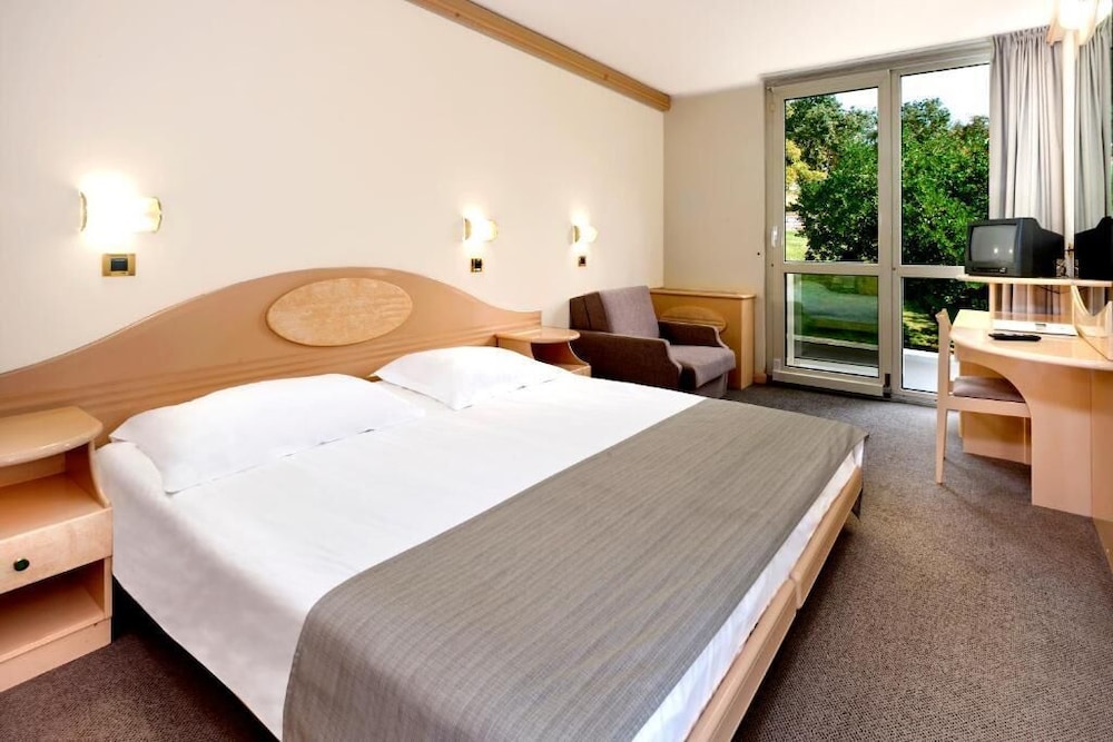 Hotel Istra Plava Laguna — Hotel rooms in Poreč, Istria