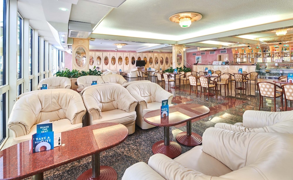 Hotel Istra Plava Laguna — Restaurant & bars in Poreč, Istria