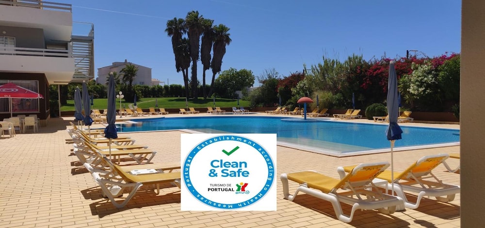Hotel Luar — Swimming pool in Portimão, Faro