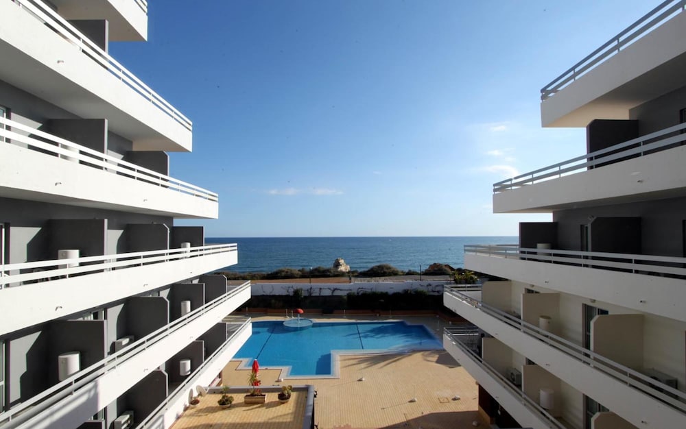 Hotel Luar — Swimming pool in Portimão, Faro