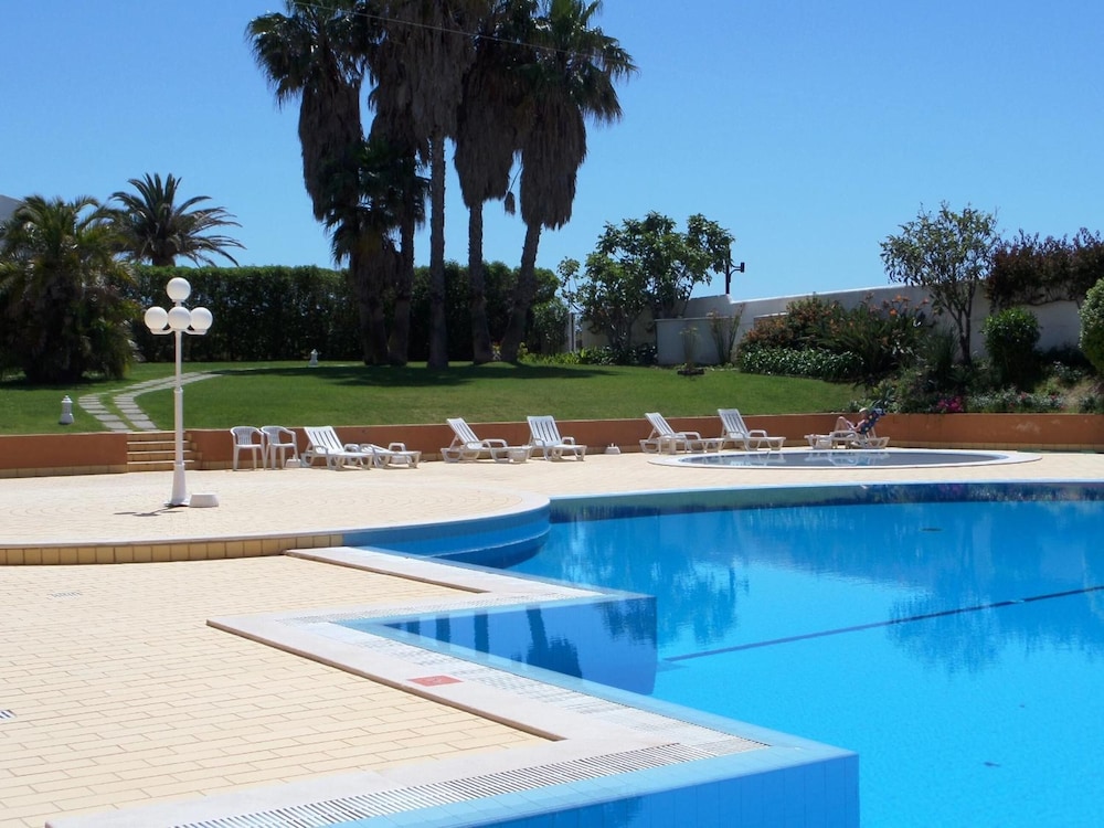 Hotel Luar — Swimming pool in Portimão, Faro
