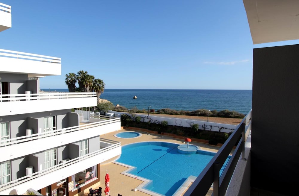 Hotel Luar — Swimming pool in Portimão, Faro