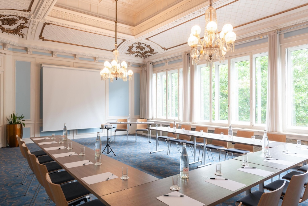 Best Western Hotel Ronceray Opera — Hotel building in Paris, Ile-de-France