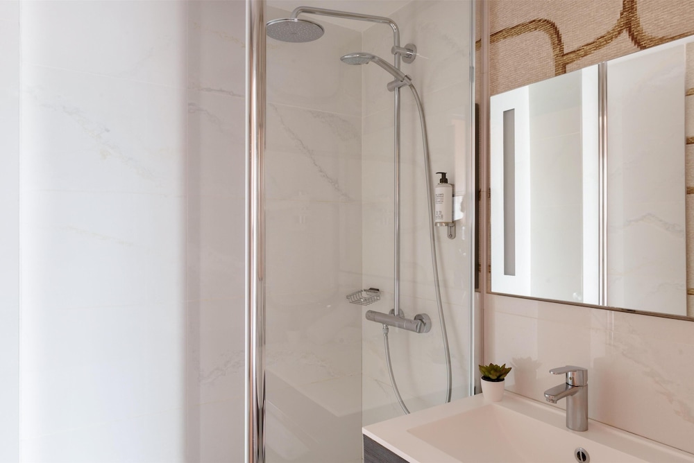 Best Western Hotel Ronceray Opera — Hotel rooms in Paris, Ile-de-France