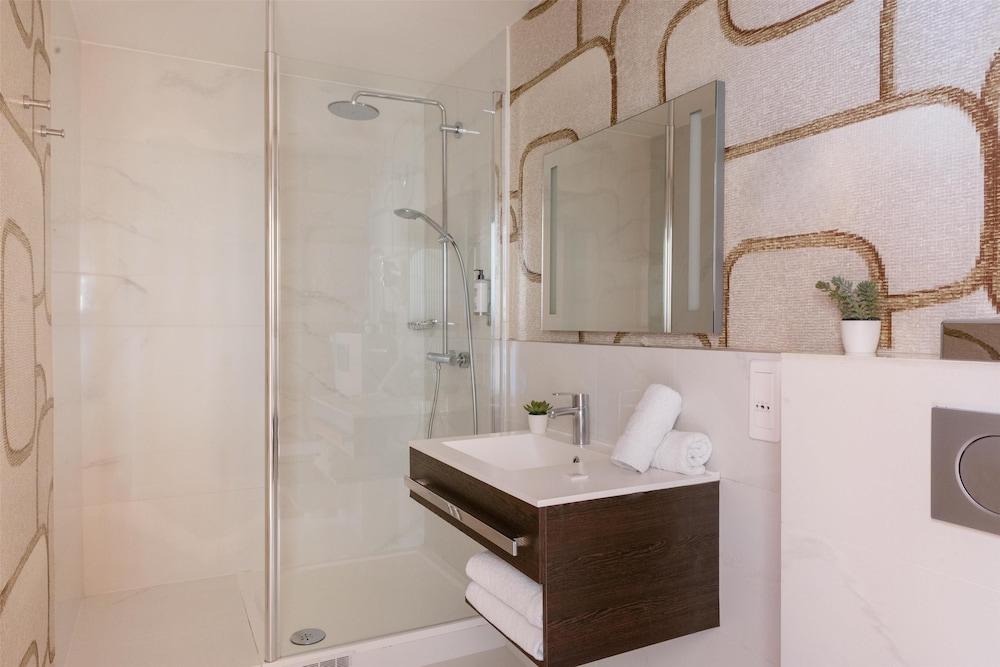 Best Western Hotel Ronceray Opera — Hotel rooms in Paris, Ile-de-France