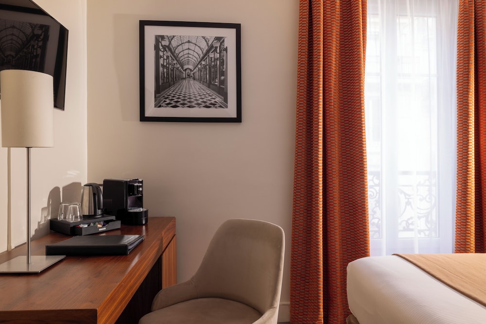 Hôtel Elysées Bassano - zdjęcie 5