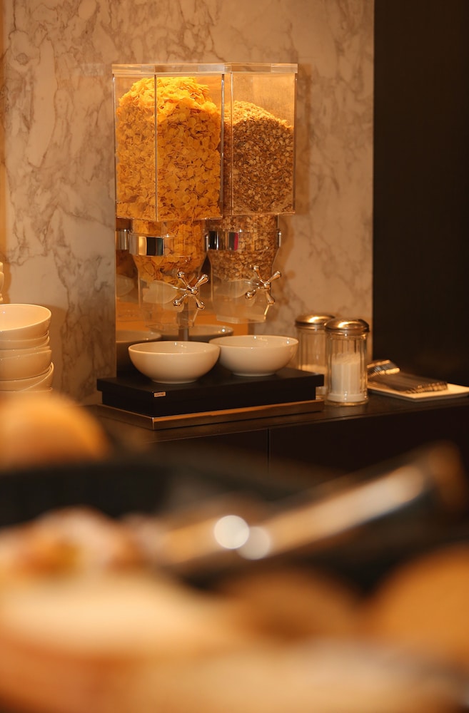 Hotel Acacia — Restaurant & bars in Bruges, Flanders