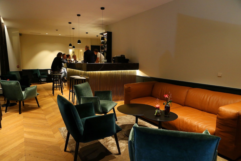 Hotel Acacia — Restaurant & bars in Bruges, Flanders